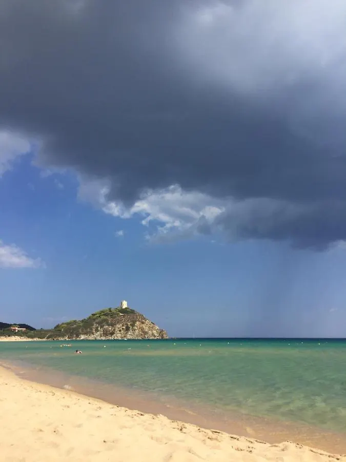 Domus A Chia Patrizia C Vila Itália